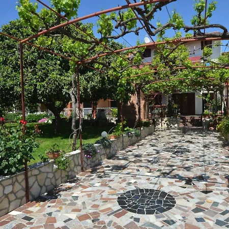 Kuftic - Relax Zone - Quiet Street Guest house